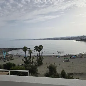 Junto a la playa El Cristo y del Puerto Apartamento